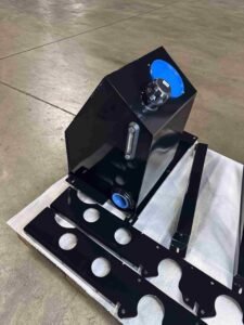 Custom hydraulic reservoir tank with welded ports and fittings